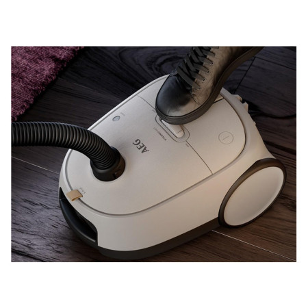 جاروبرقی آاگ مدل AEG AB61H6SW